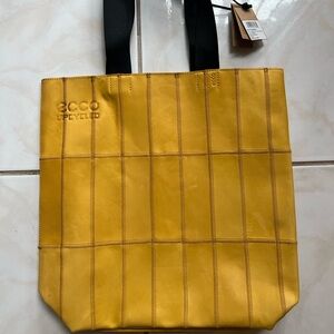✨ NWT Yellow Ecco Tote Bag